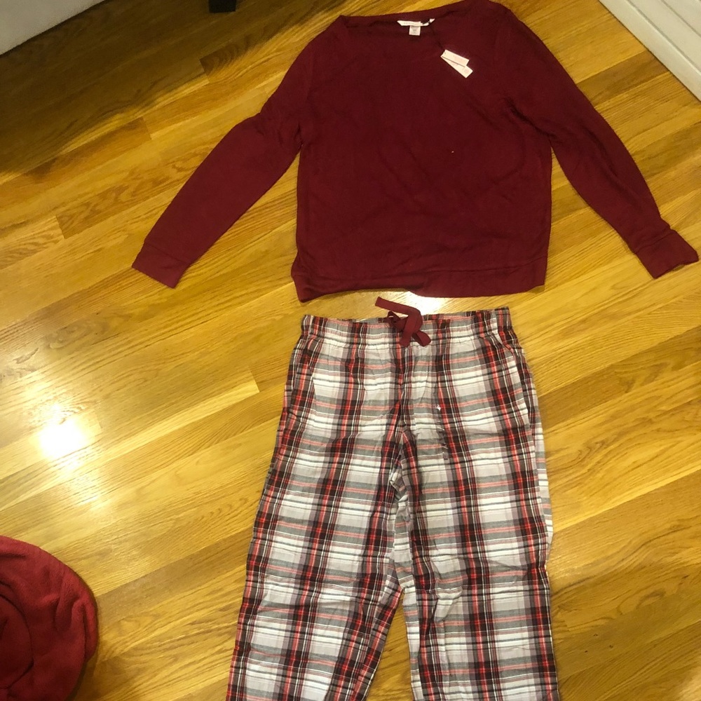 BRAND NEW WITH TAGS Victoria’s Secret Pajama Set